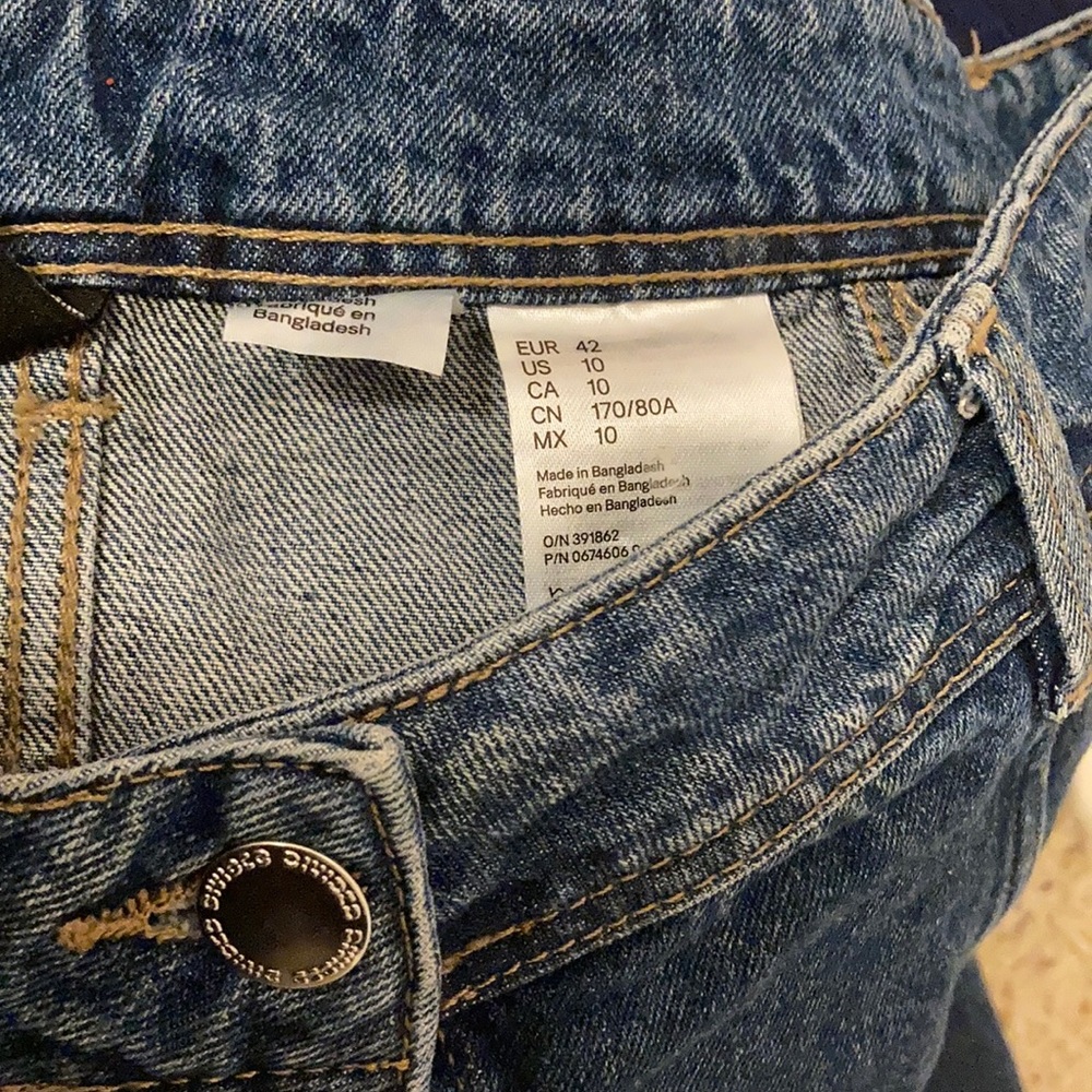 Size 10 Button Down Denim Skirt - Picture 3 of 3